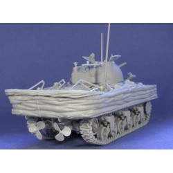 351236 Sherman DD M4A1 "Small Hatch" with lowered screen